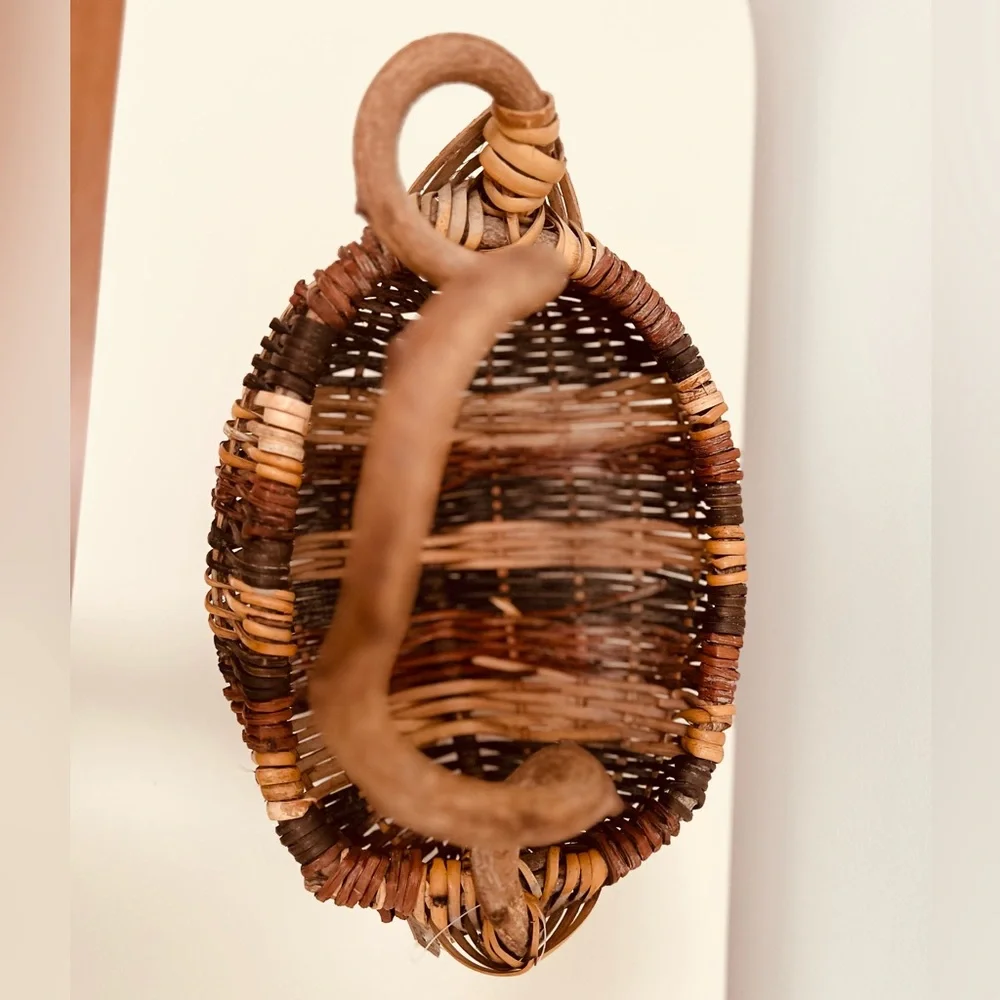 STUNNING BOHO STATEMENT DISPLAY BASKET WITH DRIFTWOOD HANDLE‎